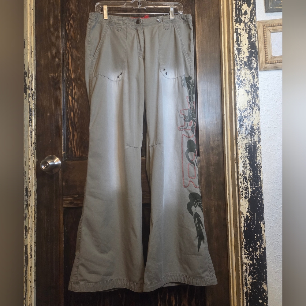 NWOT Vntg Fishbone 'Big Apple S.L.' Wide Leg Dragon Embroidered Pants in Taupe